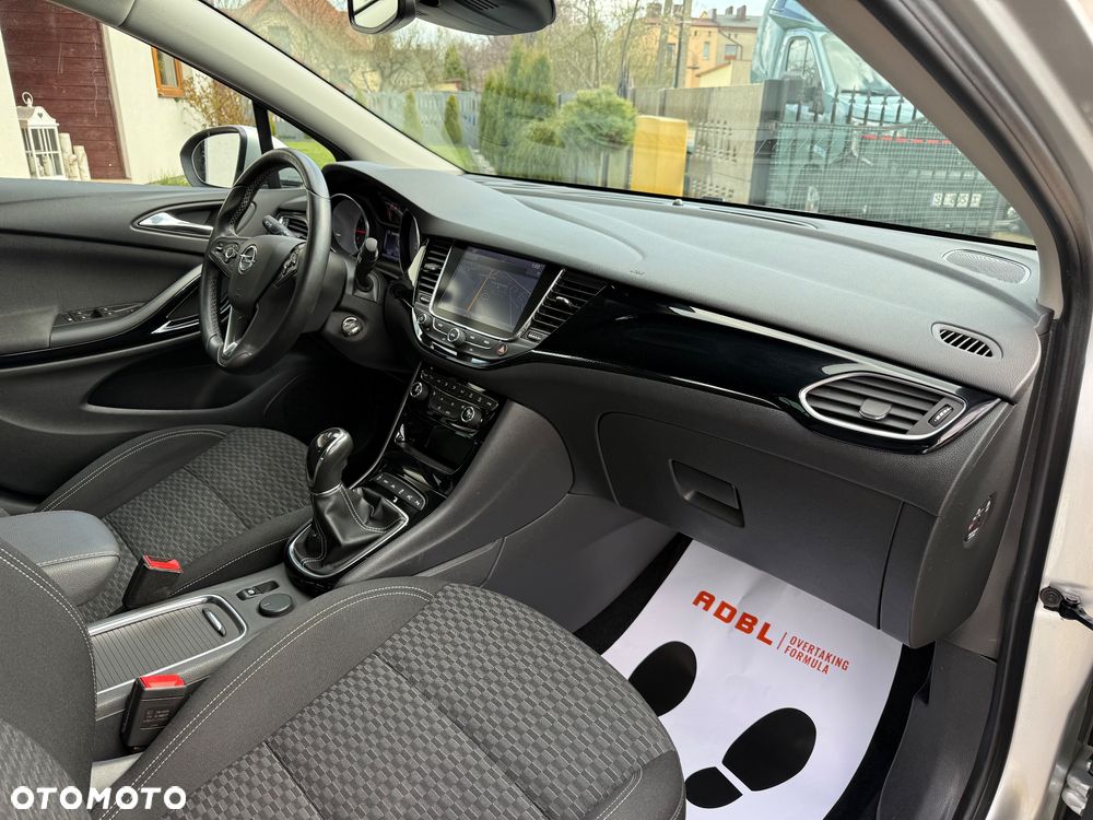 Opel Astra 1.4 Turbo Innovation - 23