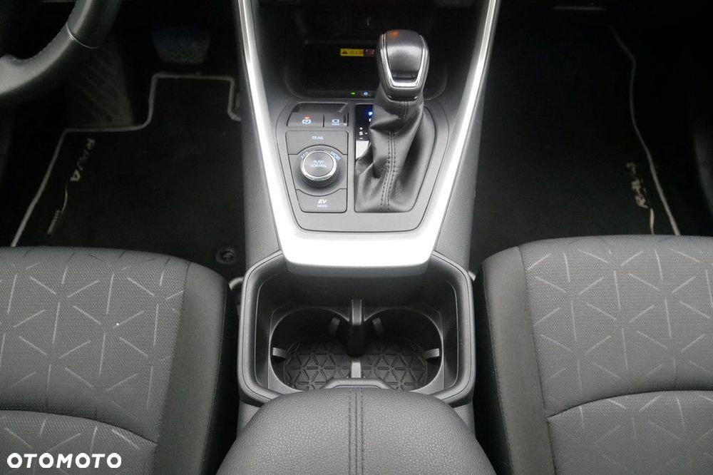 Toyota RAV4 - 11