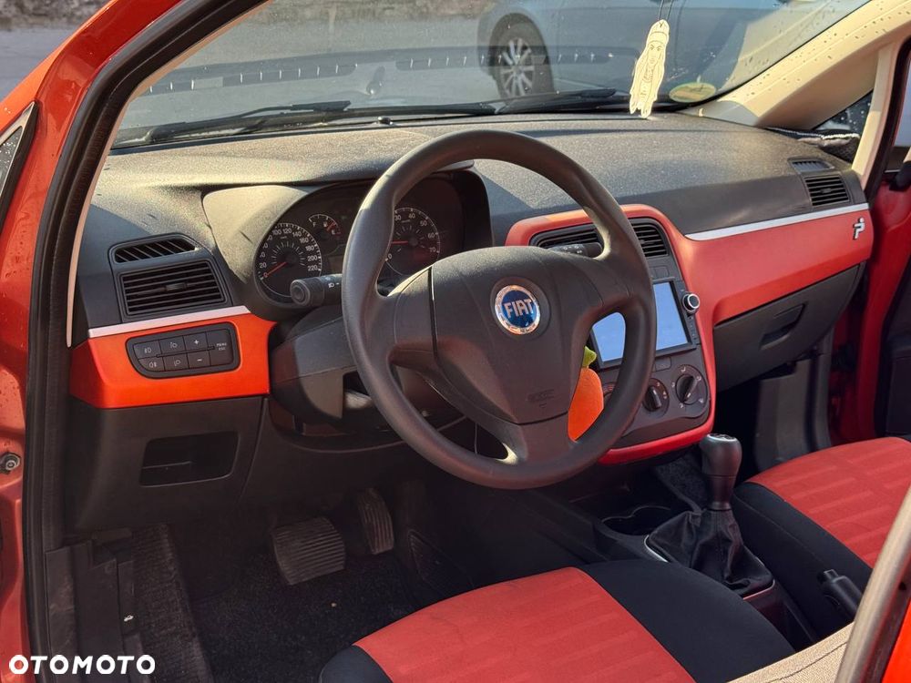 Fiat Grande Punto - 22