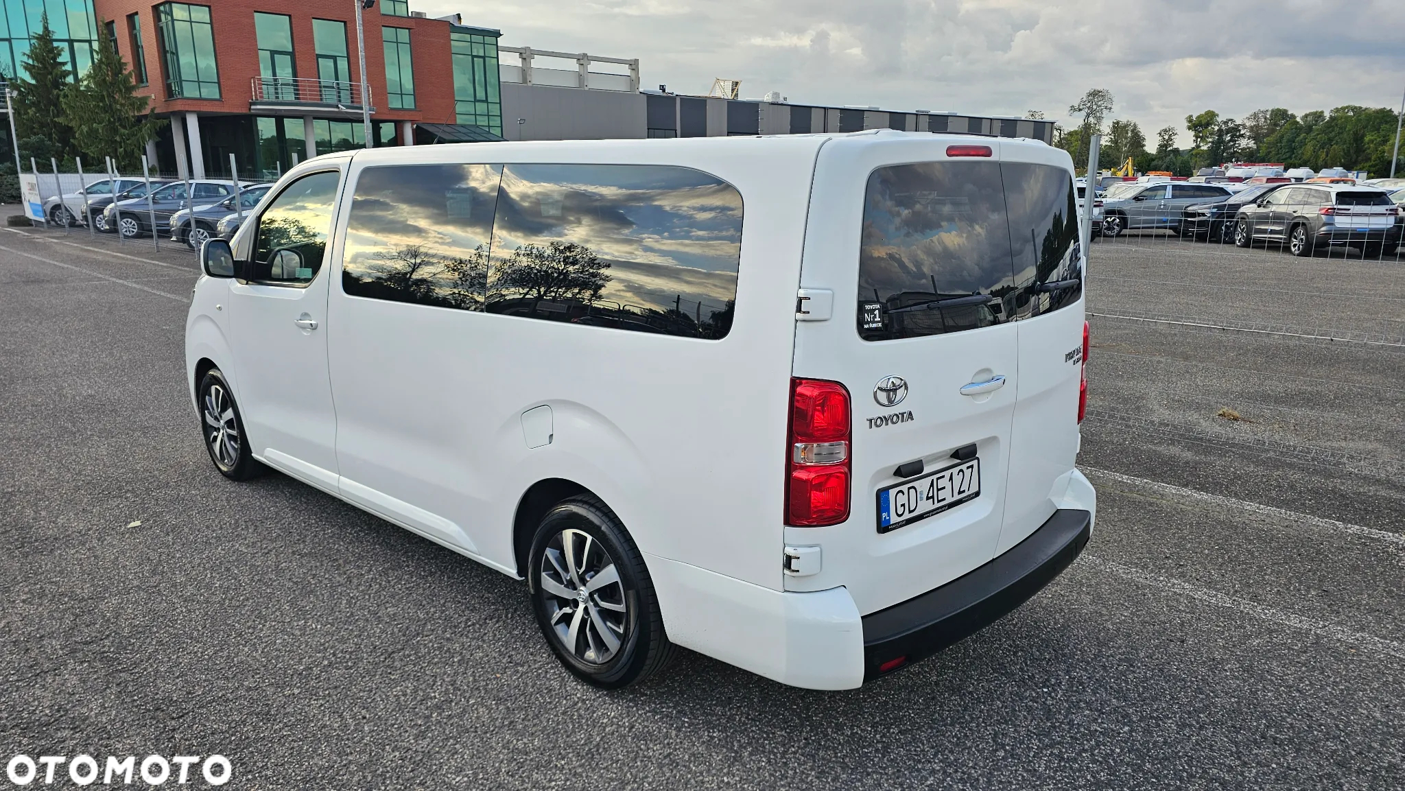 Toyota ProAce Kombi 2.0 D-4D Long 2,8t - 3