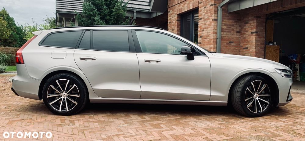 Volvo V60 T6 AWD Recharge Plus Dark - 12