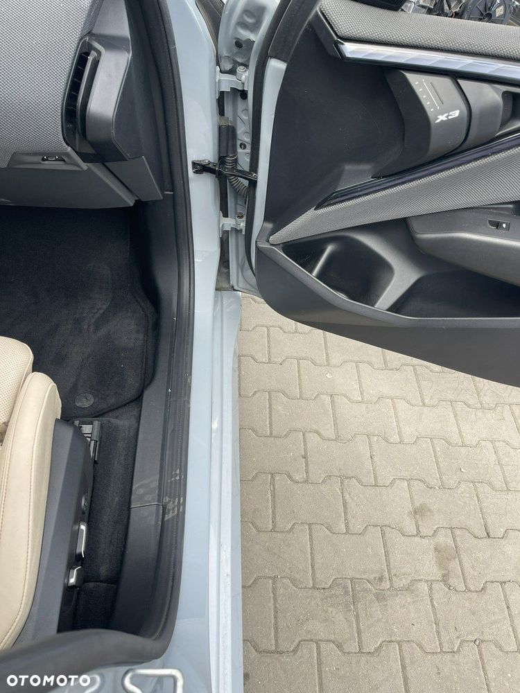 BMW X3 xDrive20 mHEV - 8