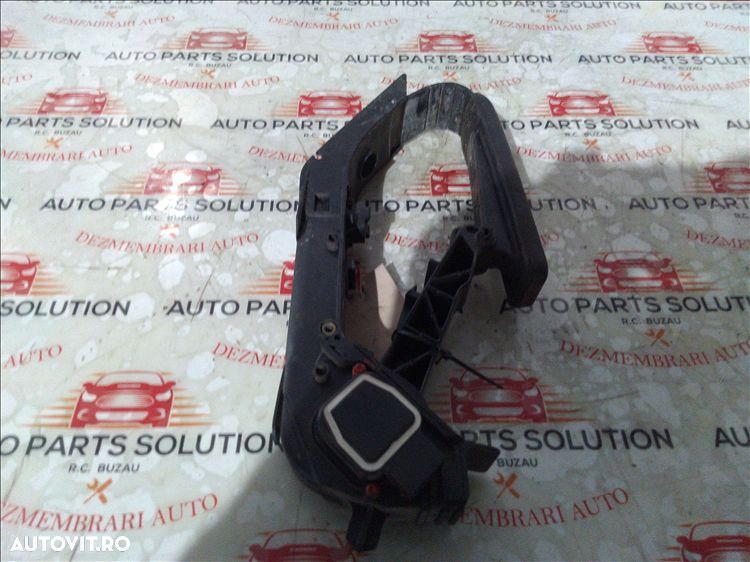 pedala acceleratie 2.2d mercedes benz c class an fabr. 2004 - 1