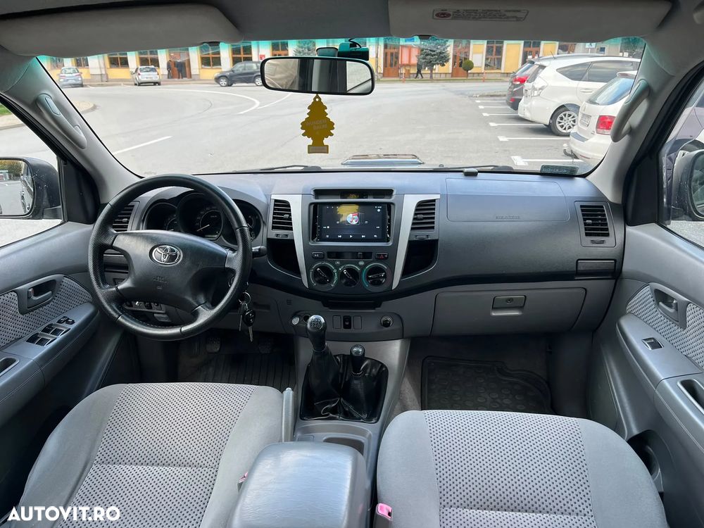 Toyota Hilux - 5