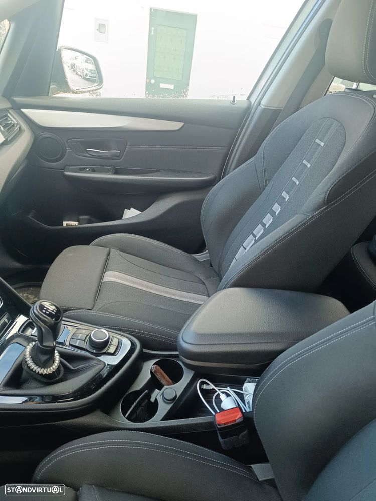 BMW 216 Active Tourer d Luxury Line - 6