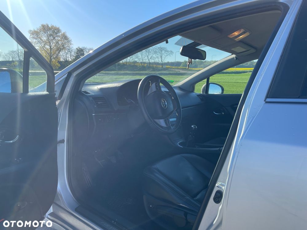 Toyota Avensis 2.0 D-4D Luna - 8