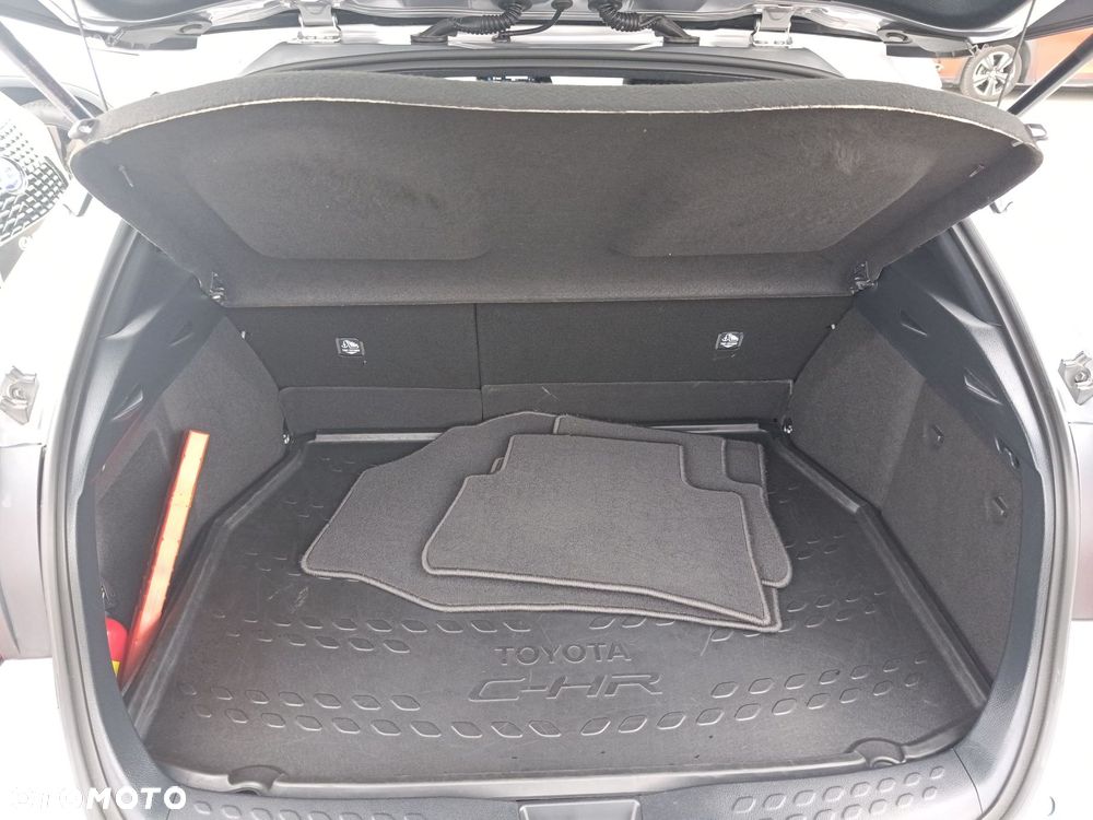 Toyota C-HR - 14