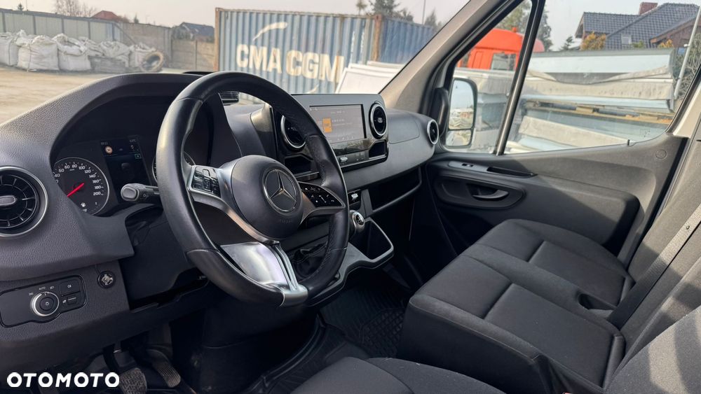 Mercedes-Benz Sprinter Standard PRO 907.233 - 9