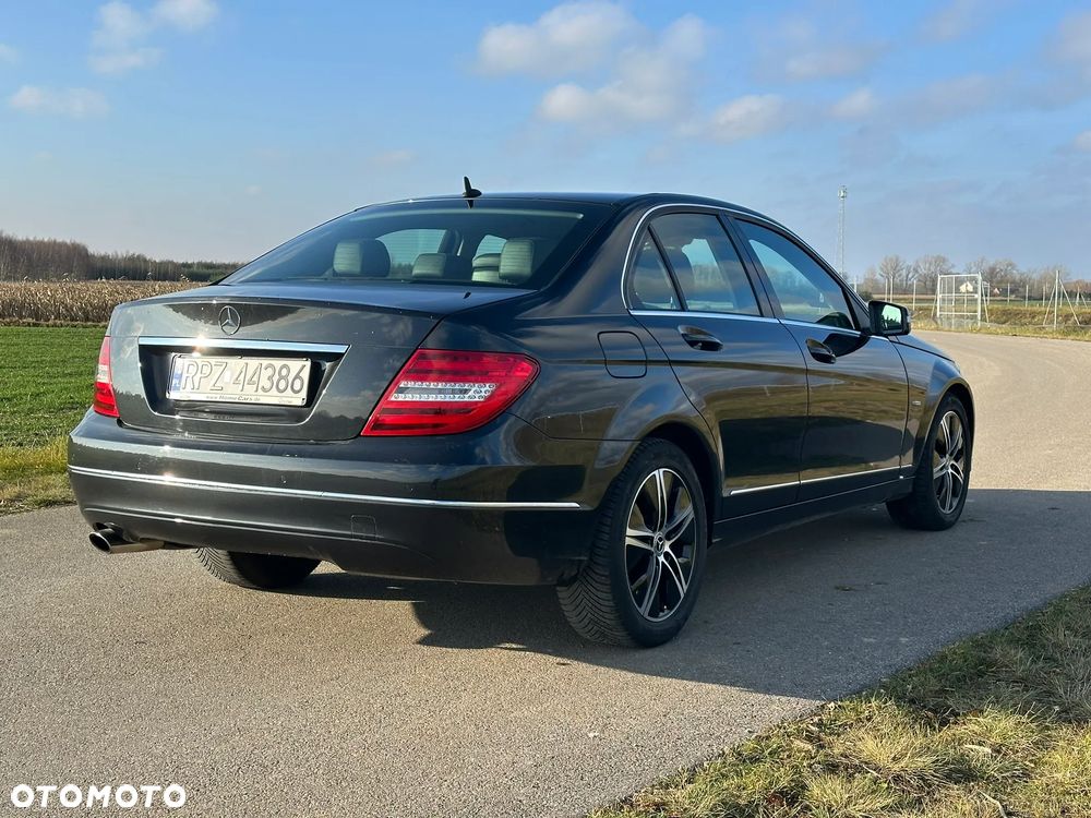 Mercedes-Benz Klasa C 220 CDI BlueEff Avantgarde - 7