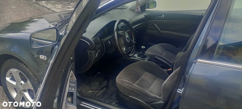 Volkswagen Passat 1.9 TDI Comfortline - 10