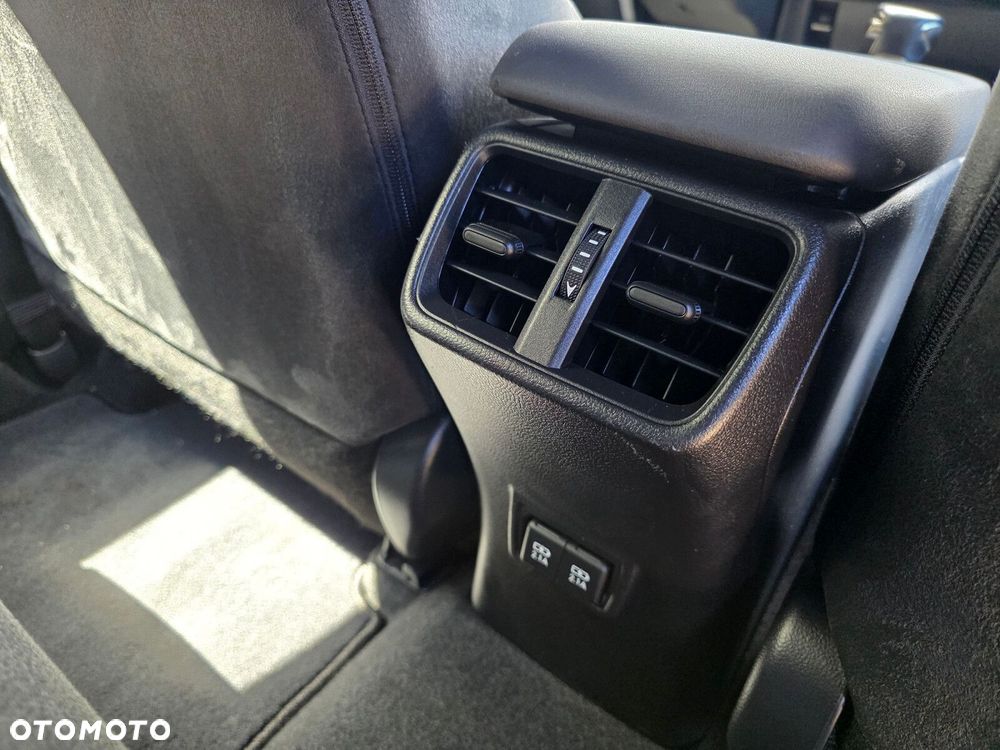 Lexus UX - 15