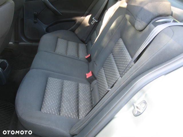 Skoda Octavia 1.6 Ambiente EU5 - 18