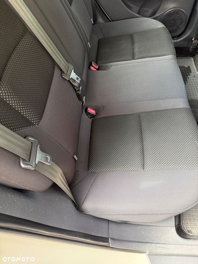 Hyundai i30 1.6 Classic + - 12