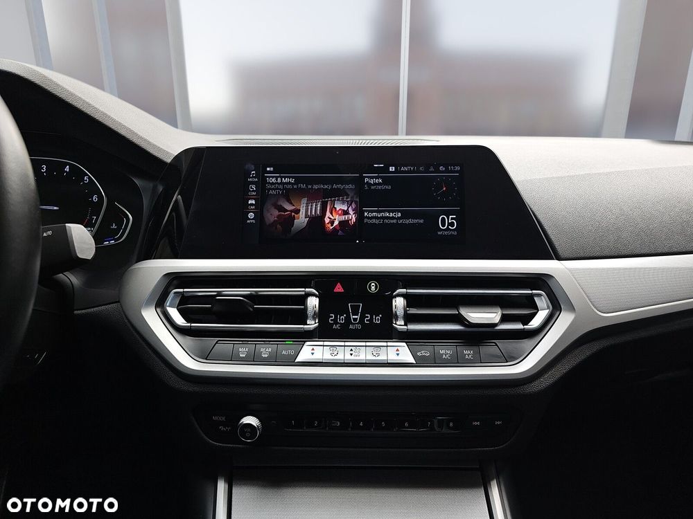 BMW Seria 3 320i Advantage - 16