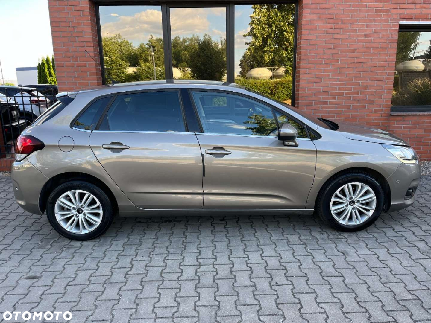 Citroën C4 PureTech 130 Stop&Start PLUS - 24