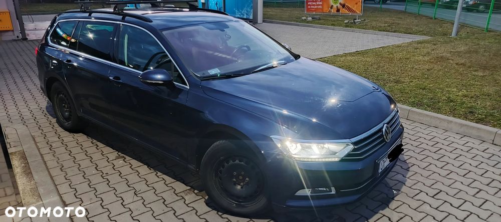 Volkswagen Passat - 1