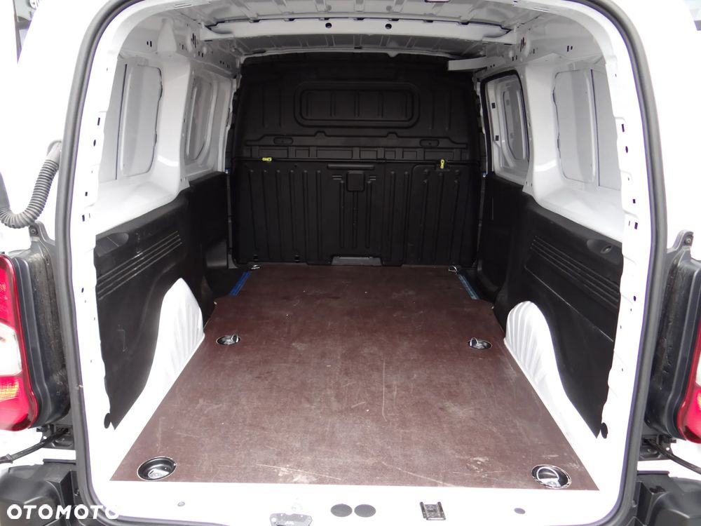 Opel COMBO - 8