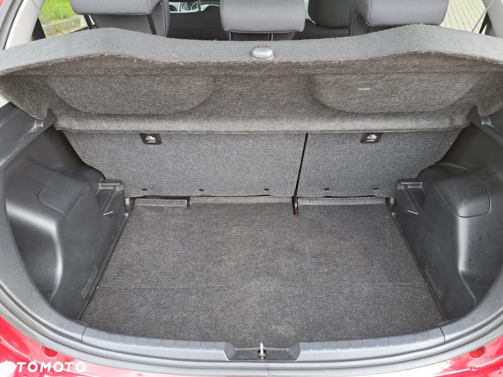 Toyota Yaris - 30