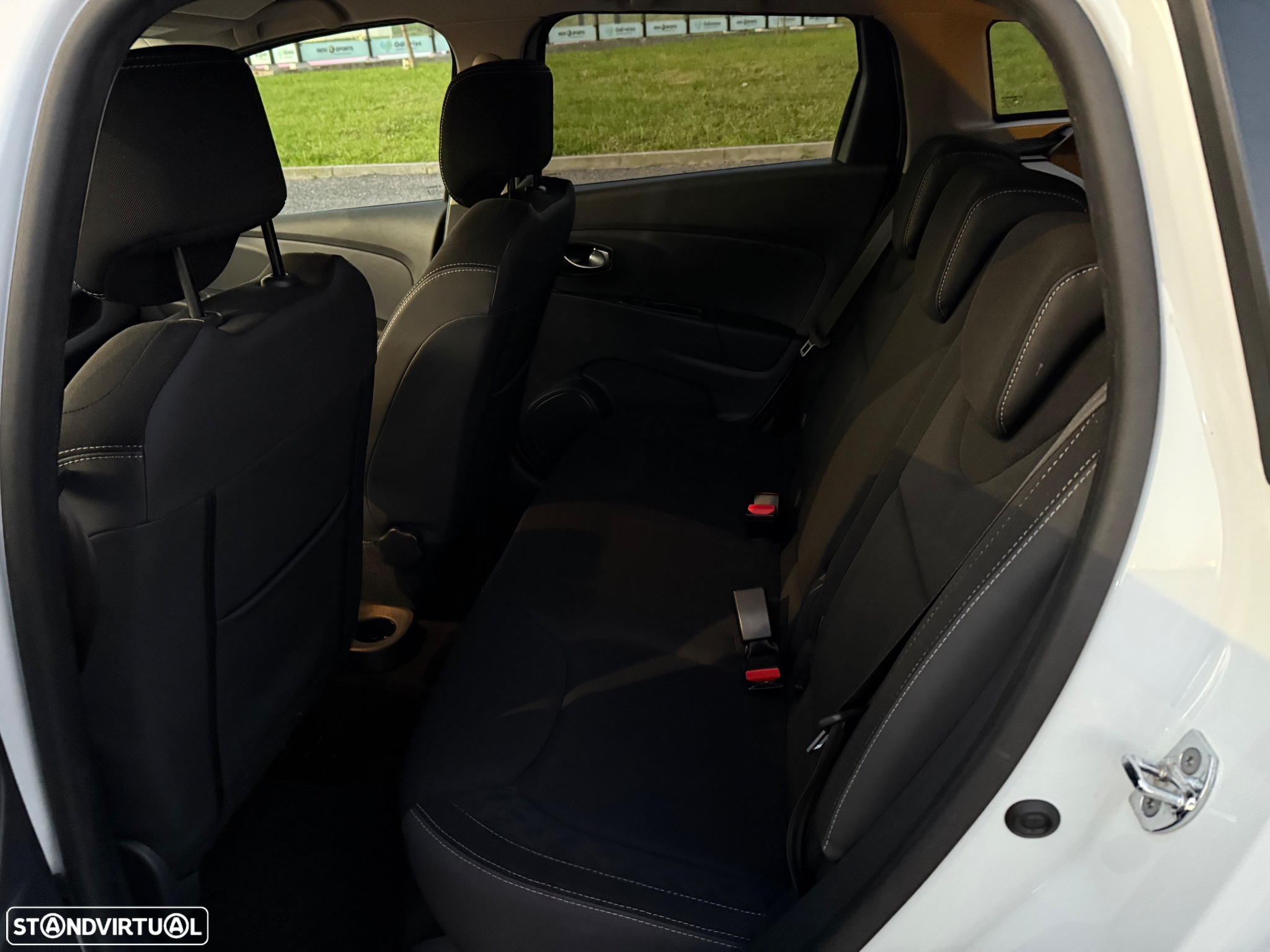 Renault Clio Sport Tourer 0.9 TCe Limited Edition - 12