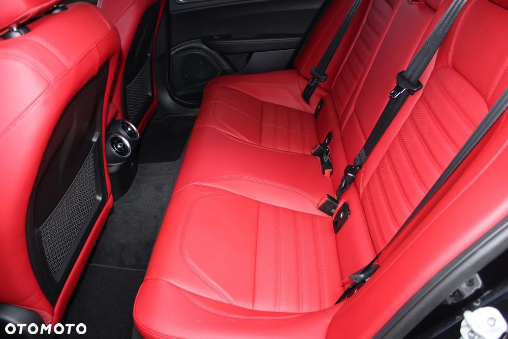 Alfa Romeo Giulia 2.0 Turbo Veloce Q4 - 10