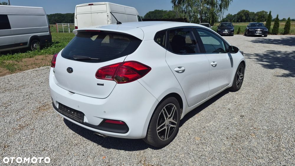 Kia Ceed 1.6 CRDi 128 Vision - 4
