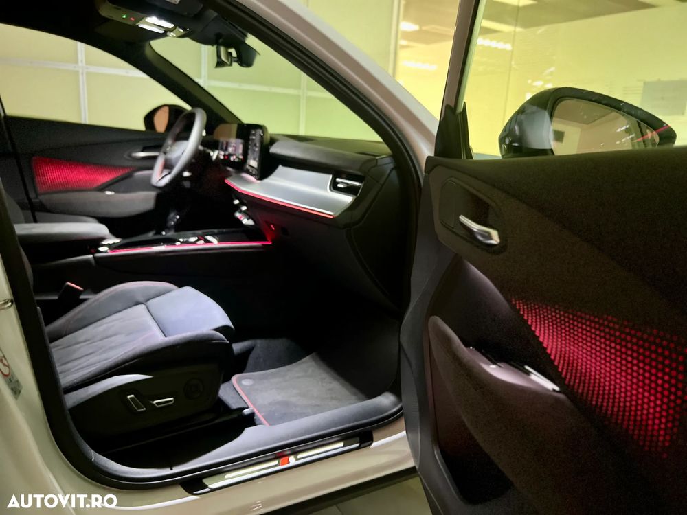 Audi Q3 2.0 40 TFSI S tronic quattro - 28