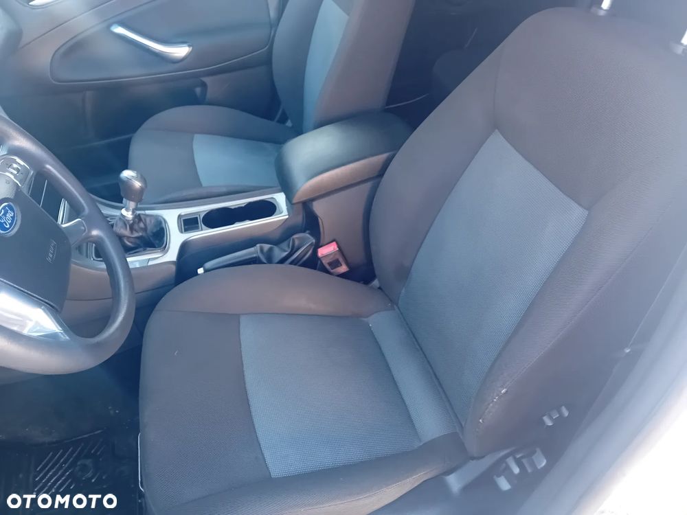 Ford Mondeo SW - 15