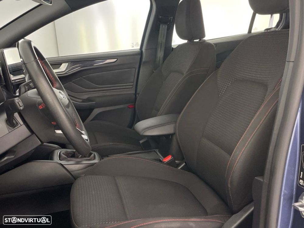 Ford Focus 1.0 EcoBoost MHEV ST-Line - 18