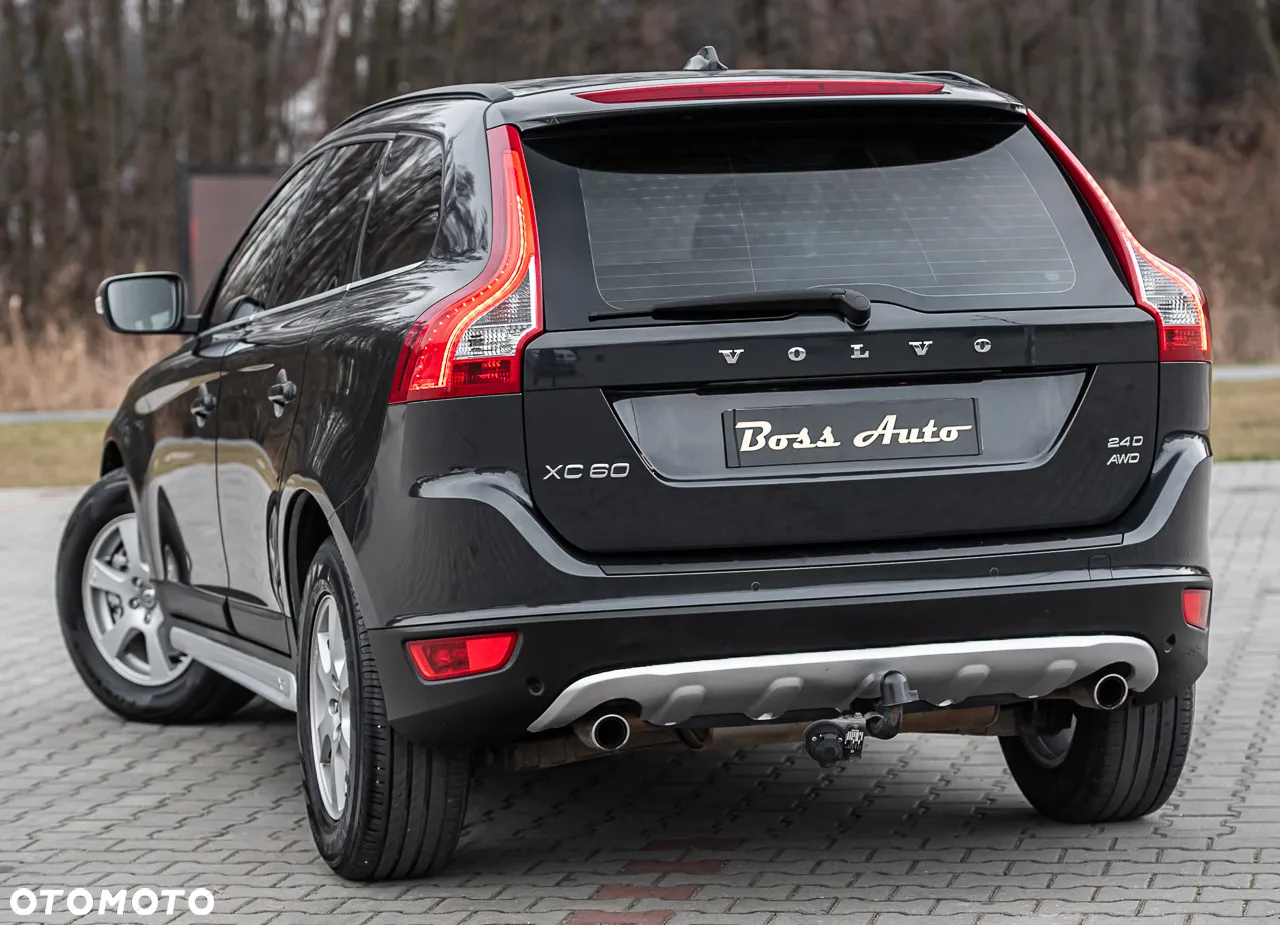 Volvo XC 60 2.4D AWD RDesign - 8
