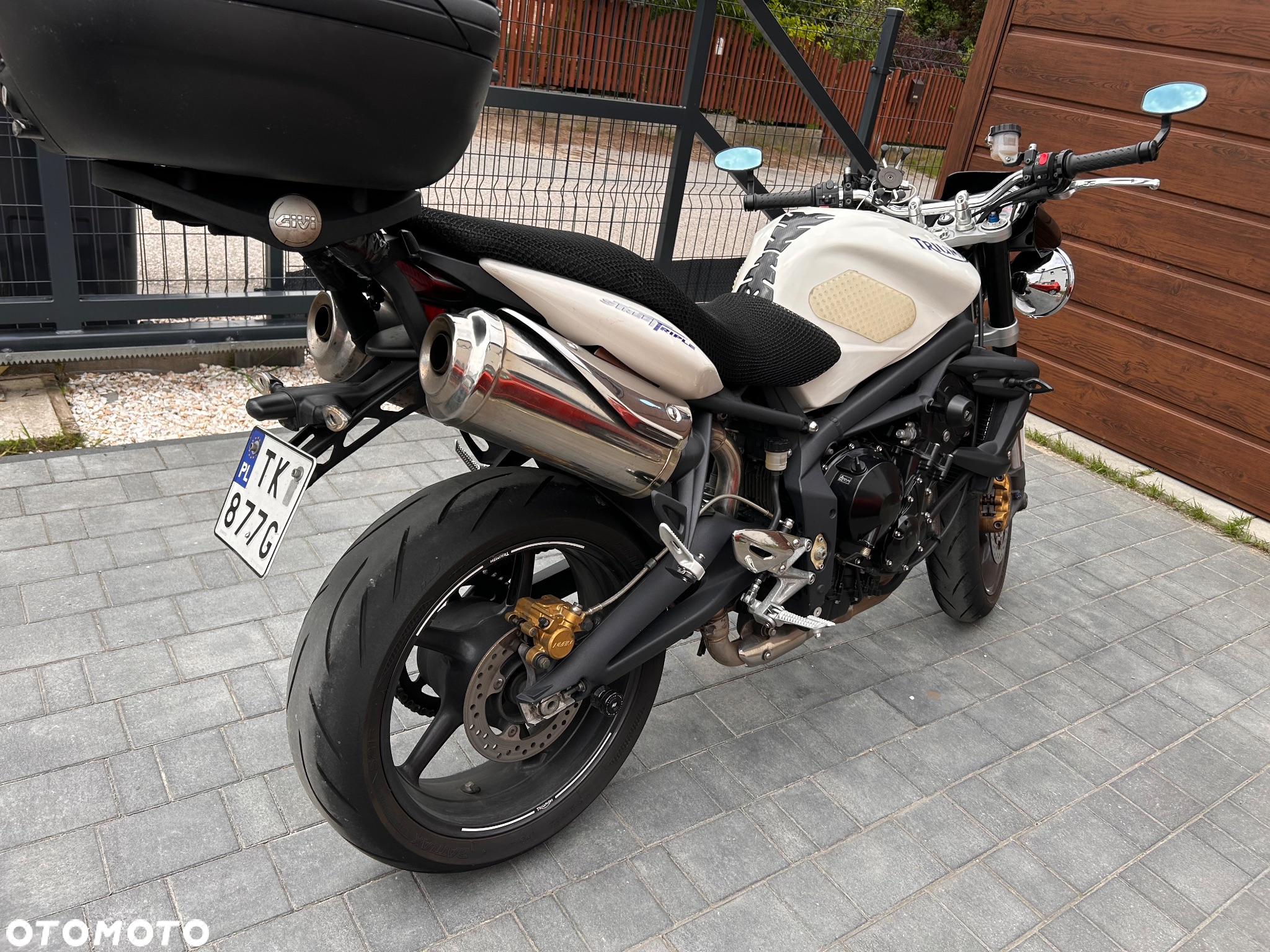 Triumph Street Triple - 6