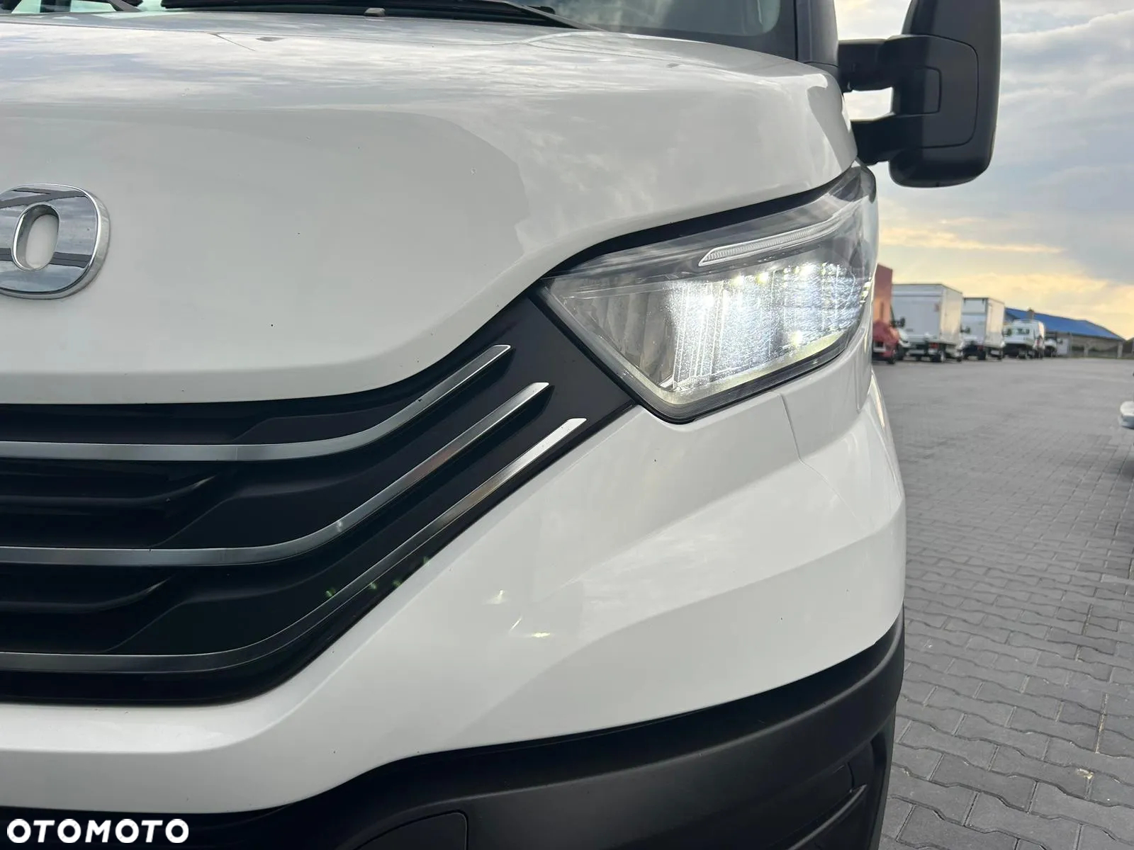 Iveco Daily 35S18 3.0 HPI Hi-Matic L3H2 Średniak Warsztat regały bagażnik warsztatowy **Hak 3,5t**KLIMA**Sprowadzony**Kamera**2022R** - 20