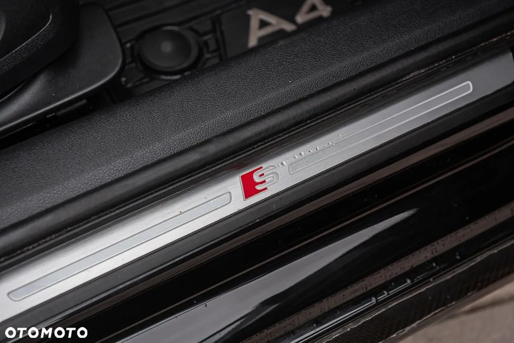 Audi A4 Limousine - 33