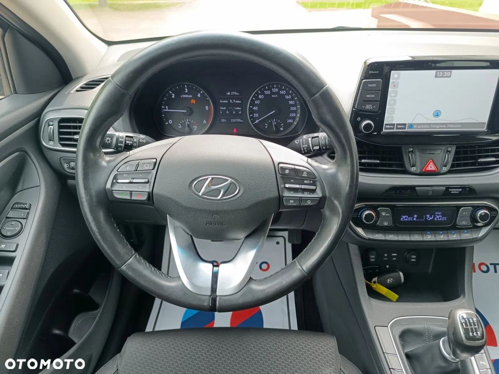 Hyundai i30 blue Kombi 1.6 CRDi Style - 30