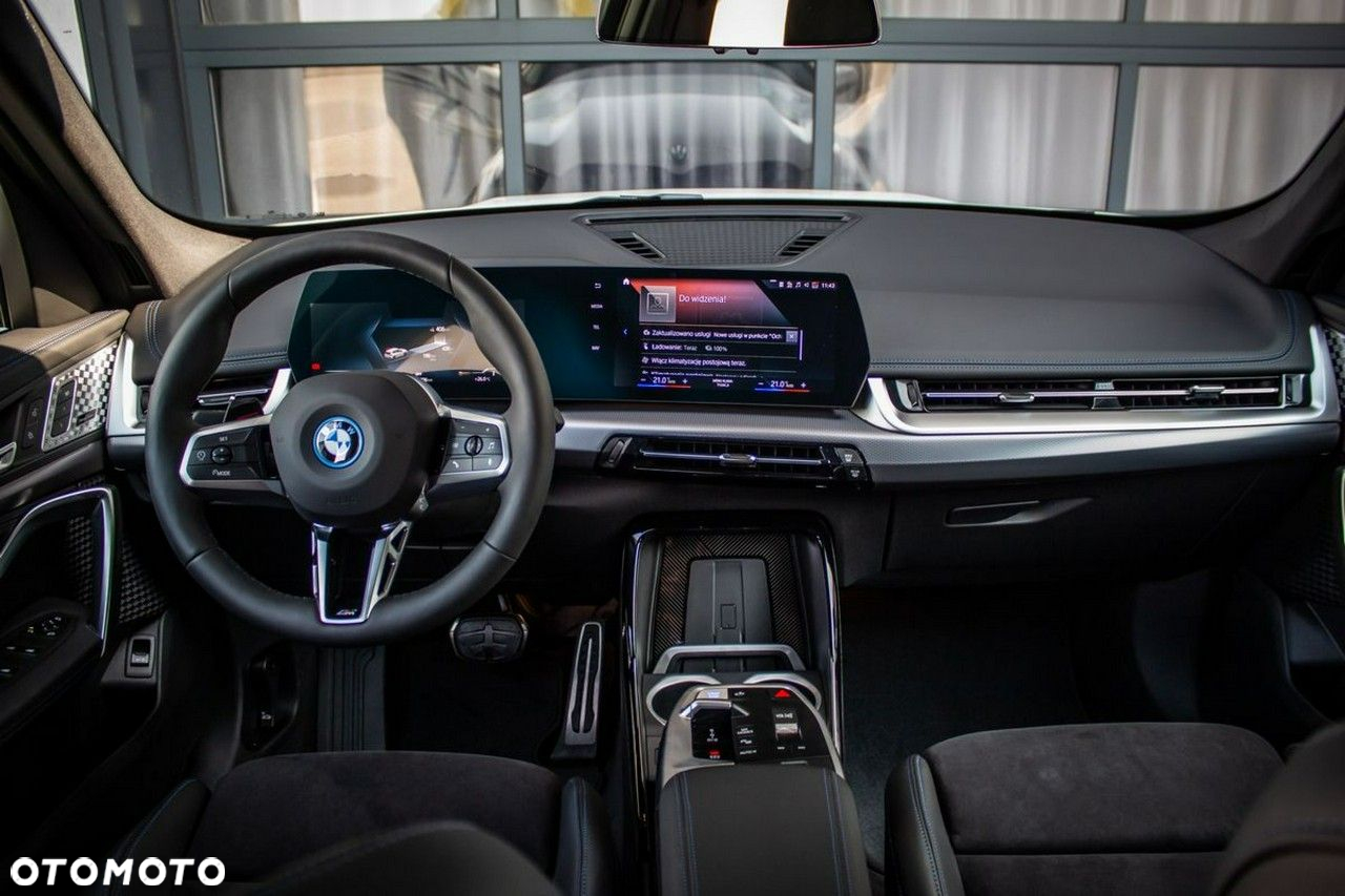 BMW iX1 - 13