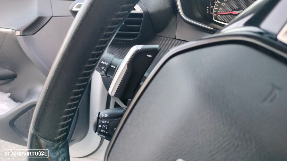 Peugeot 208 PureTech 100 EAT8 Active Pack - 21