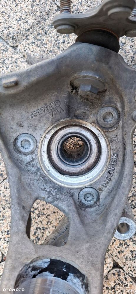 VW GOLF 8 VIII SEAT LEON IV 2019- zwrotnica piasta prawy przód 5WA407258B - 5