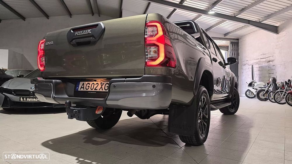 Toyota Hilux 2.8 D-4D 4WD GR Sport II - 4
