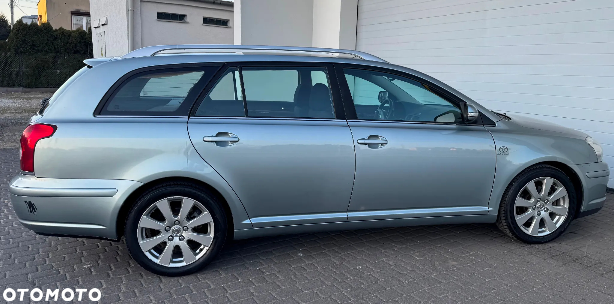 Toyota Avensis 2.2 D-4D Combi Executive - 29