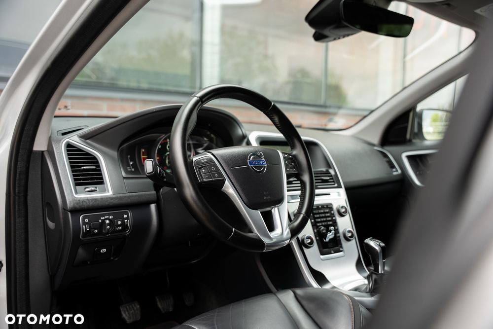 Volvo XC 60 D3 Drive-E Ocean Race - 23