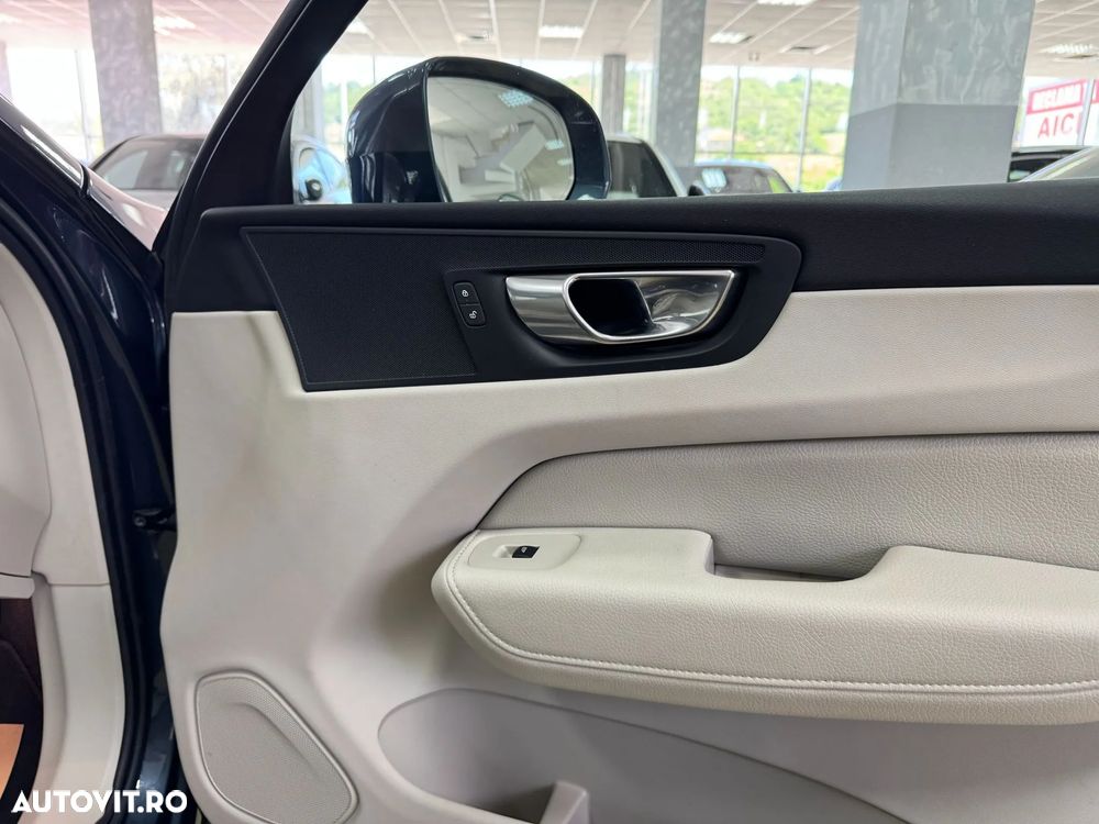 Volvo XC 60 T6 AWD Recharge Geartronic Inscription - 21