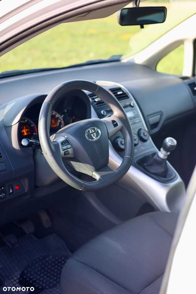 Toyota Auris 1.4 D-4D 2010 - 7