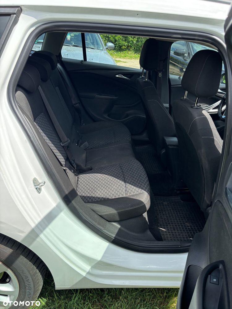 Opel Astra 1.6 CDTI Enjoy - 9