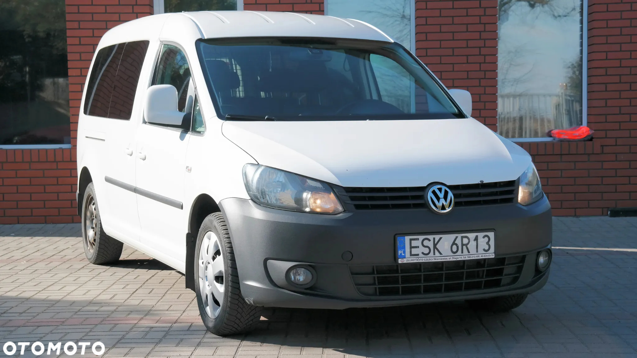 Volkswagen Caddy 2.0 TDI Comfortline DSG - 2