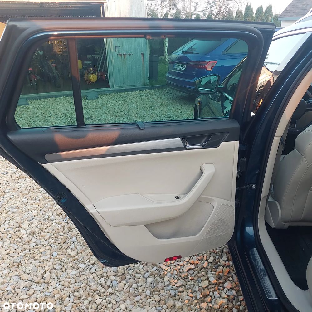 Skoda Superb 2.0 TDI DSG Premium Edition - 18