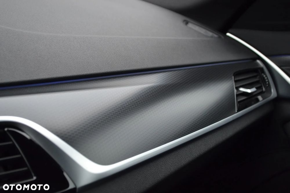 BMW Seria 5 520d xDrive M Sport Edition - 10