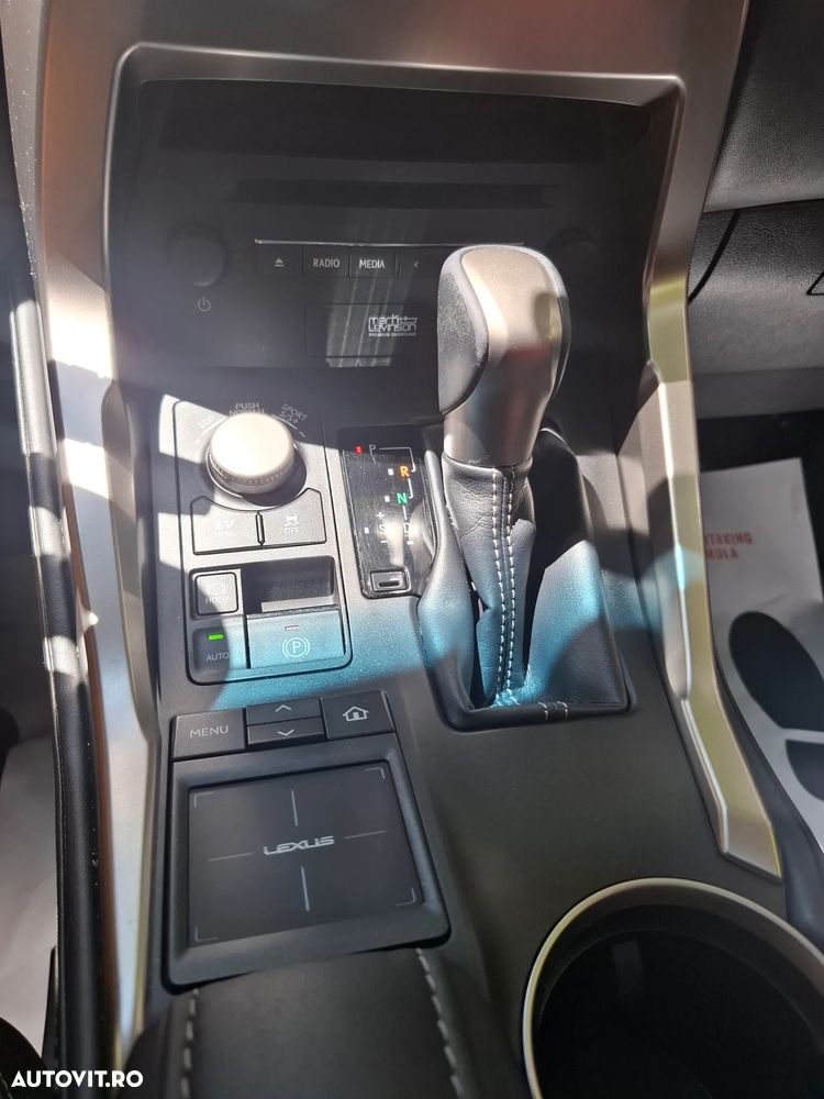 Lexus Seria NX - 10