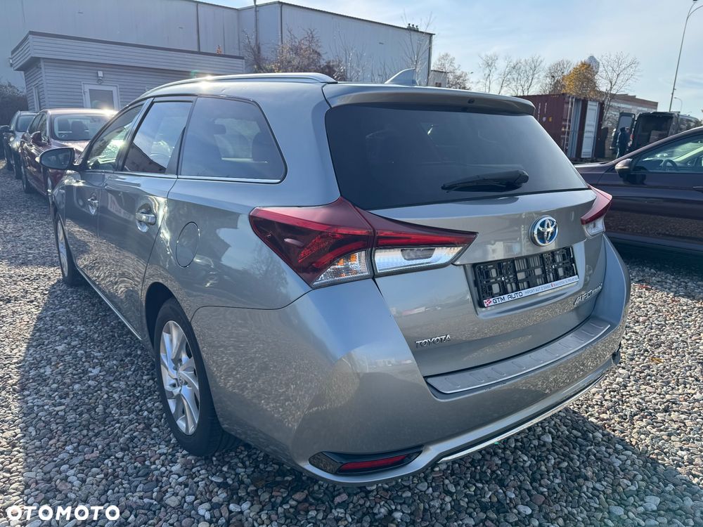 Toyota Auris Touring Sports Hybrid Edition-S - 8