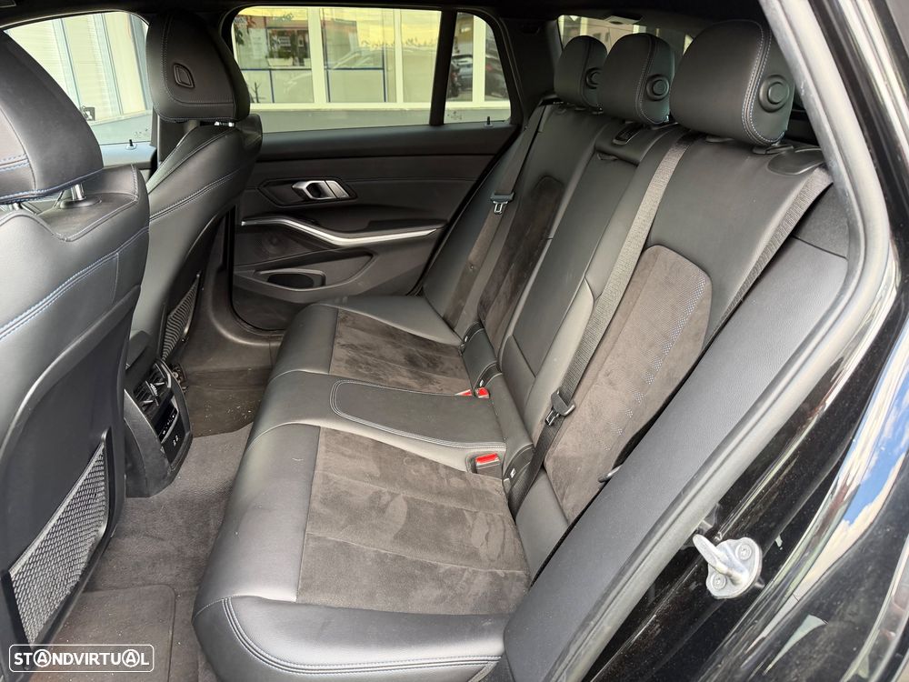 BMW 330 e Pack Desportivo M Auto - 18