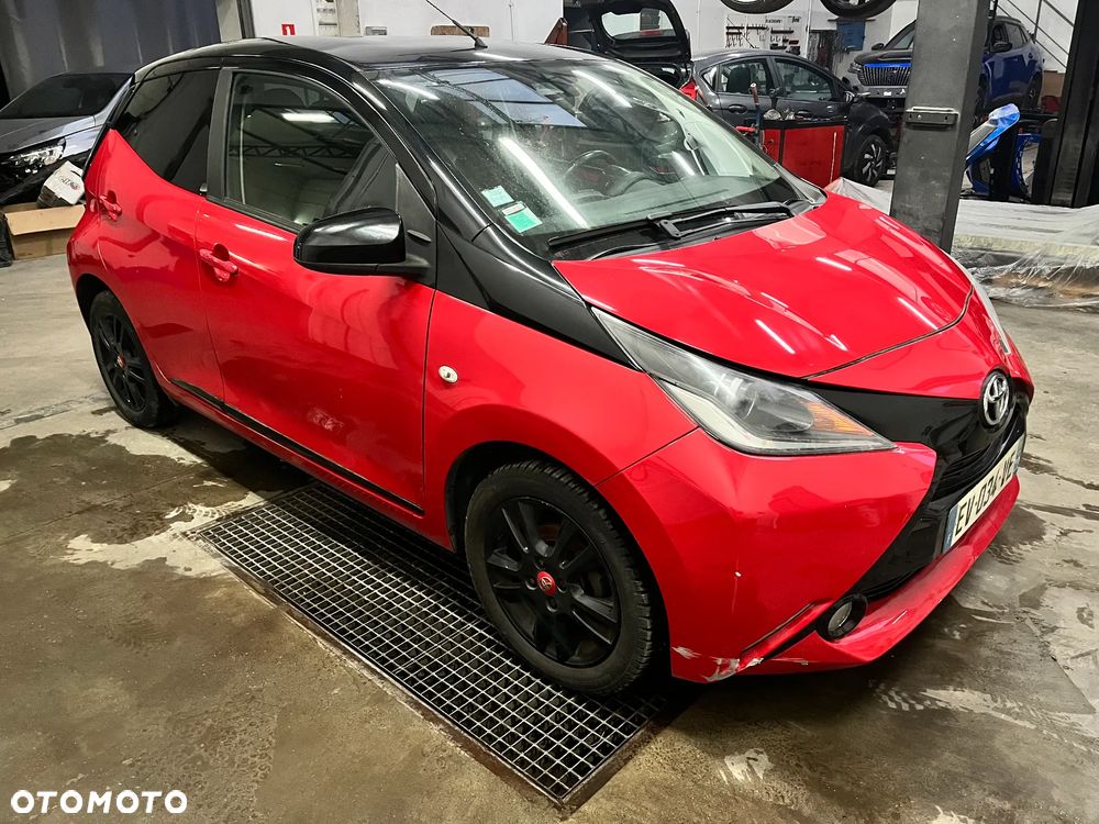 Toyota Aygo x-play Edition S+ - 1