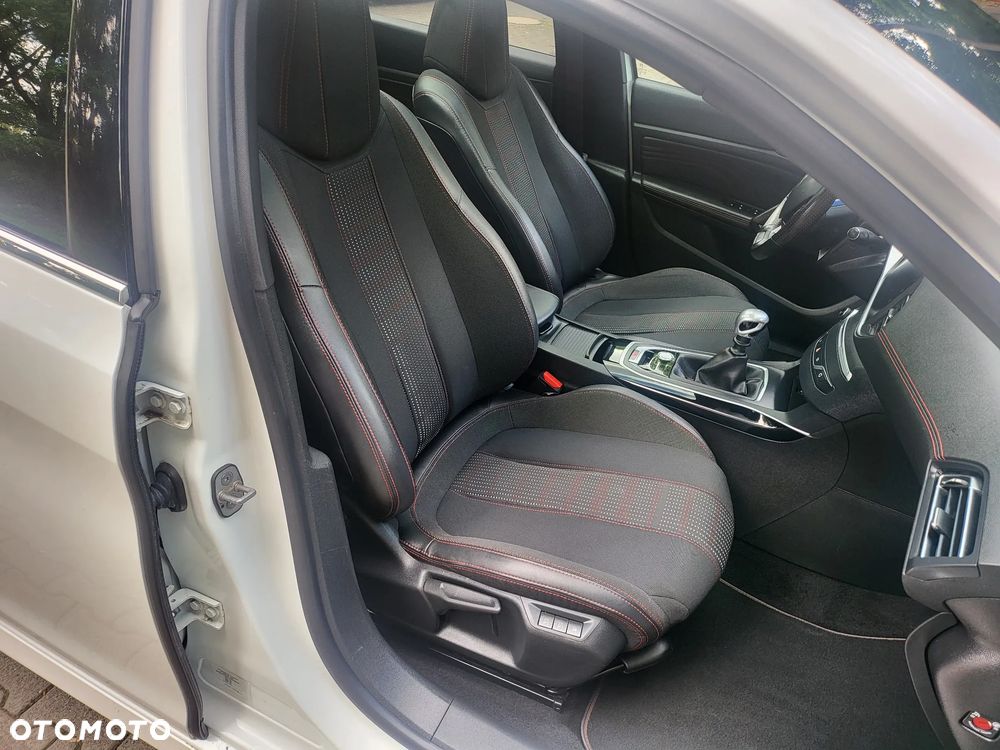 Peugeot 308 - 23
